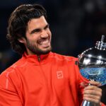 CARLOS TRIONFA ANCORA A TOKYO, SINNER SI FERMA E ZVEREV SOGNA IL SORPASSO IN VETTA AL RANKING ATP